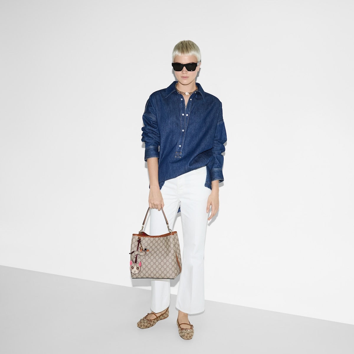GG Emblem medium bucket bag